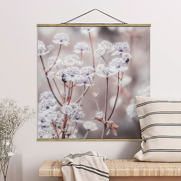 Stoffbild mit Posterleisten Federleichte Wildblumen günstig online kaufen