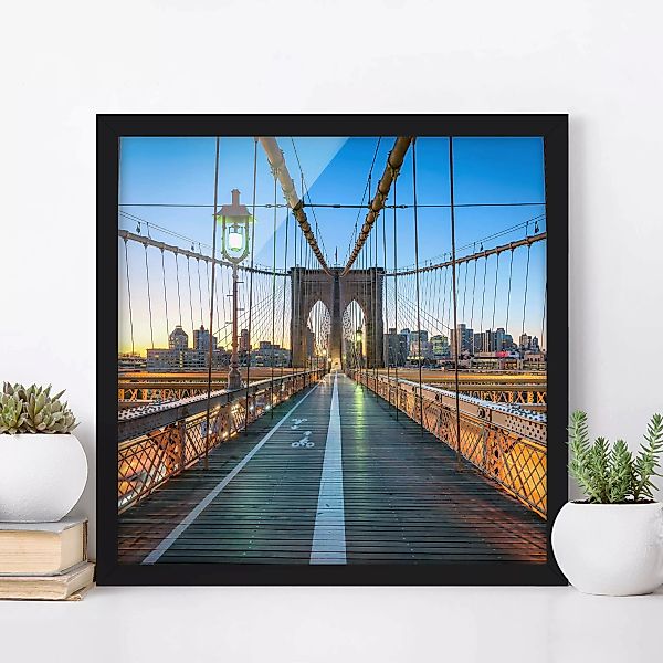 Bild mit Rahmen Morgenblick von der Brooklyn Bridge günstig online kaufen