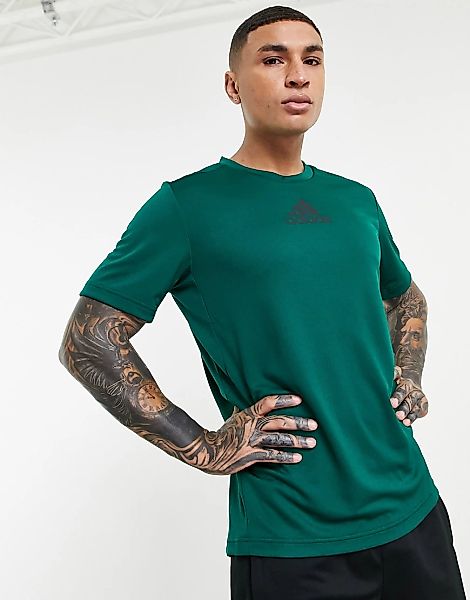 adidas Training – T-Shirt in Grün mit mittigem Logo günstig online kaufen