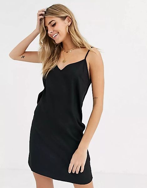 ASOS DESIGN – Miniträgerkleid in Schwarz mit V-Ausschnitt günstig online kaufen