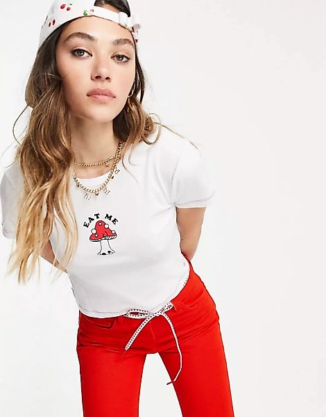 New Girl Order – Kurz geschnittenes T-Shirt mit Eat Me-Grafik-Weiß günstig online kaufen