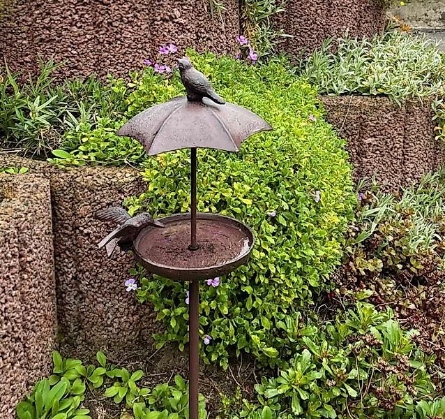 Vogeltränke Schirm Gartenstecker Vogelbad mit Dach Futterstation 112cm günstig online kaufen