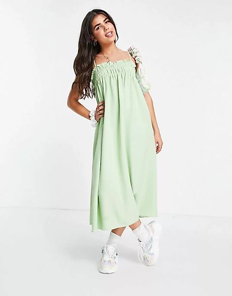 Lola May – Gesmoktes Camisole-Hängerkleid in Midaxilänge in Wasabi-Grün günstig online kaufen