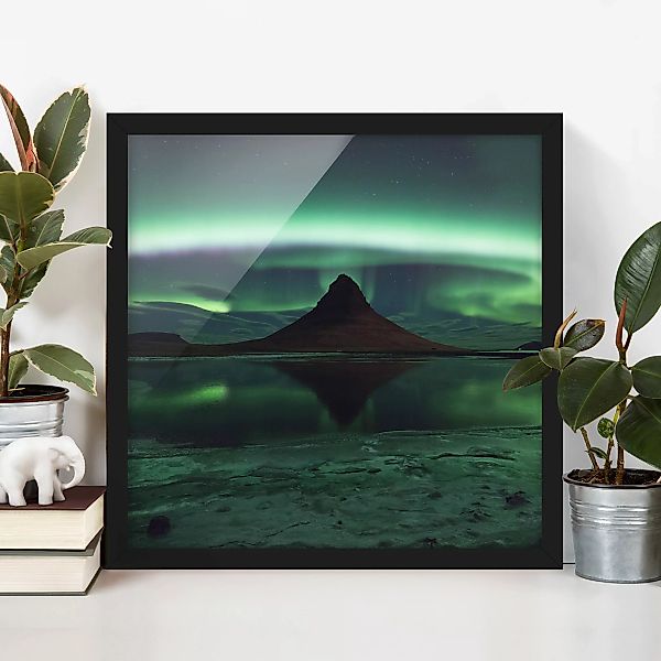 Bild mit Rahmen Natur & Landschaft - Quadrat Polarlicht in Island günstig online kaufen