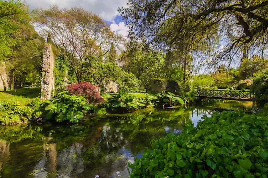 Papermoon Fototapete »Fluss durch Garten« günstig online kaufen