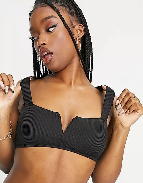Pimkie – Bikini in Schwarz mit V-Detail am Ausschnitt günstig online kaufen