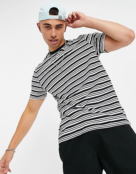 New Look – T-Shirt in Schwarz und Weiß gestreift günstig online kaufen