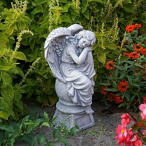 gartendekoparadies.de Gartenfigur Engel auf Podest, Steinfigur günstig online kaufen