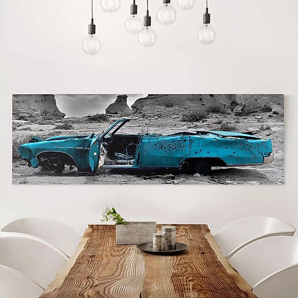 Leinwandbild Schwarz-Weiß - Panorama Türkiser Cadillac günstig online kaufen