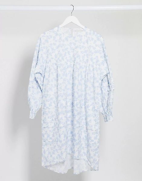 Pieces – Hängerkleid in Weiß und Blau geblümt-Mehrfarbig günstig online kaufen