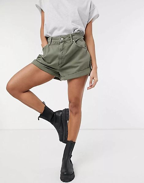 ASOS DESIGN – Lässige Mom-Shorts in verwaschenem Khaki-Grün günstig online kaufen