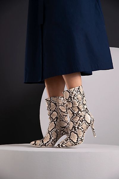 Aniston SHOES Stiefelette mit Raffungen am slouchy Schaft - NEUE KOLLEKTION günstig online kaufen