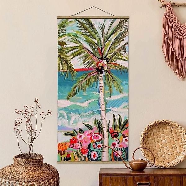 Stoffbild Kunstdruck mit Posterleisten - Hochformat Palme mit pinken Blumen günstig online kaufen