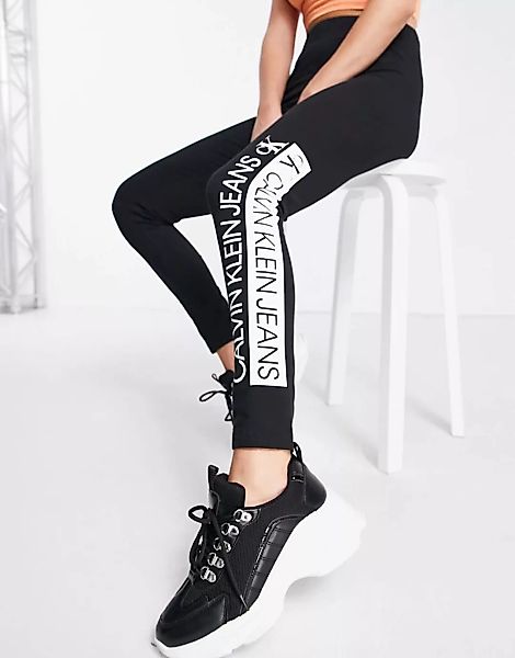Calvin Klein Jeans – Schwarze Leggings mit Logo günstig online kaufen