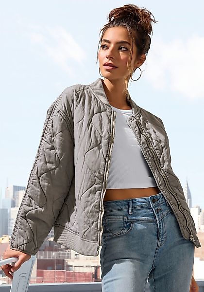 LASCANA Steppjacke, in modischer Optik mit Taschen, Bomber-Design günstig online kaufen