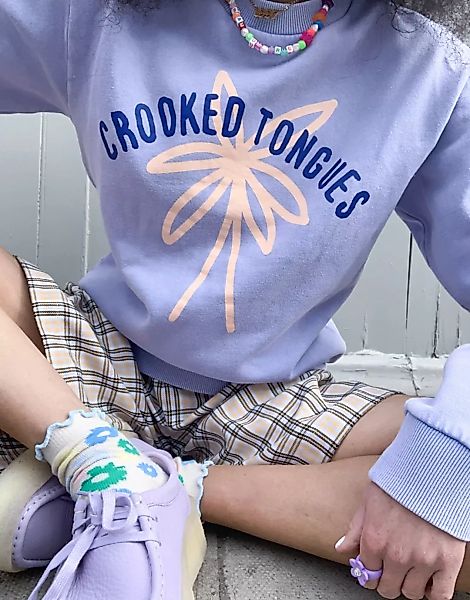 Crooked Tongues – Sweatshirt mit Rundhalsausschnitt und Print in verwaschen günstig online kaufen
