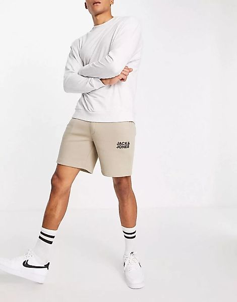 Jack & Jones Intelligence – Sweat-Shorts mit Logo in Beige-Neutral günstig online kaufen