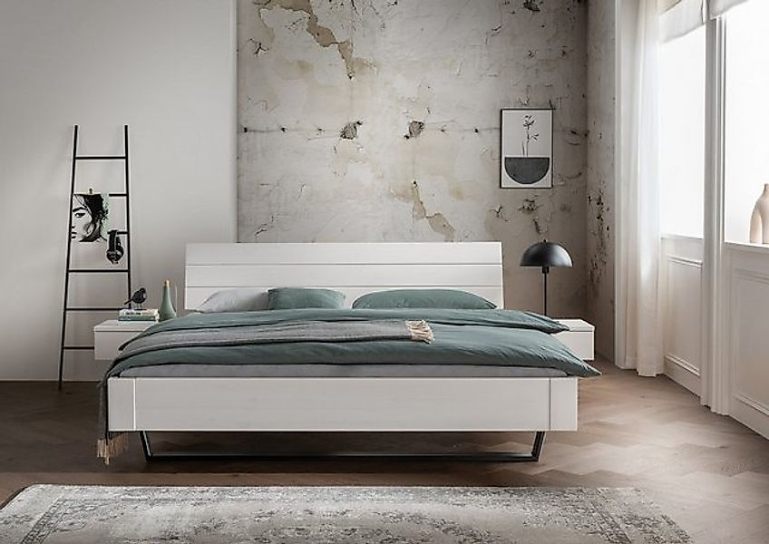 Natur24 Bett Kiel Bett 200x200 cm Kiefernholz Metall Weiß günstig online kaufen