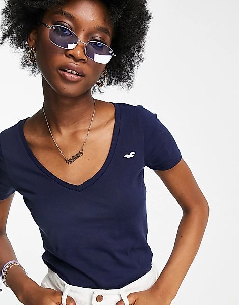 Hollister – Langärmliges T-Shirt in Weiß und Blau mit U-Ausschnitt-Marinebl günstig online kaufen
