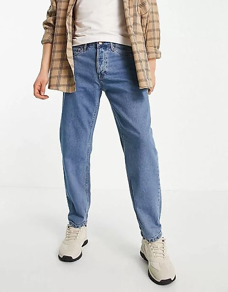 Topman – Locker geschnittene Jeans in mittlerer Waschung-Blau günstig online kaufen