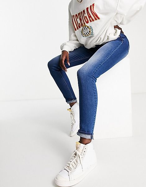 Replay – New Luz – Eng geschnittene Jeans in mittelblauer Waschung günstig online kaufen