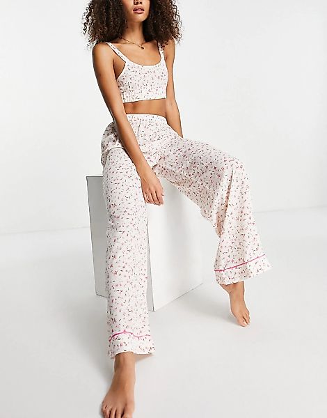 Missguided – Pyjama aus Satin in Weiß geblümt günstig online kaufen