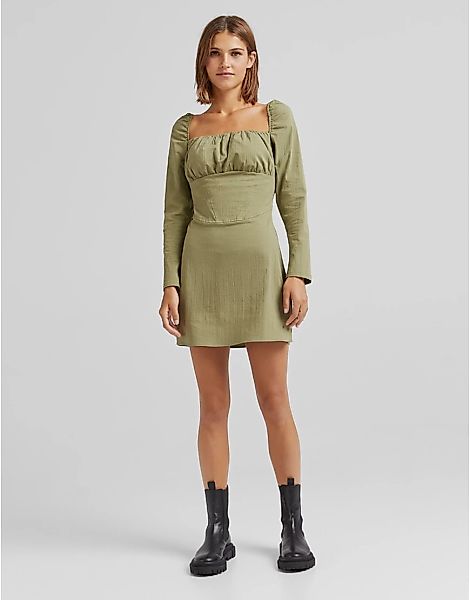 Bershka – Langärmliges Minikleid in Grün mit geraffter Brustpartie günstig online kaufen