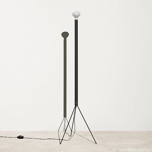 FLOS Stehleuchte Luminator, anthrazit, Höhe 189 cm, Metall günstig online kaufen