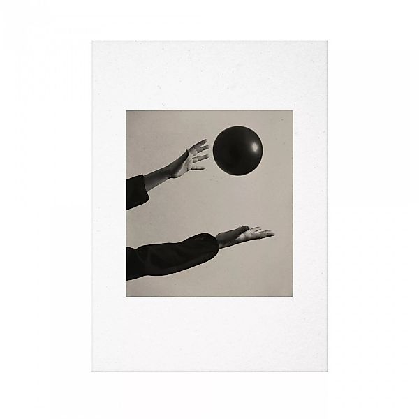 Paper Collective - Play I Kunstdruck 30x40cm - schwarz, weiß, grau/BxH 30x4 günstig online kaufen