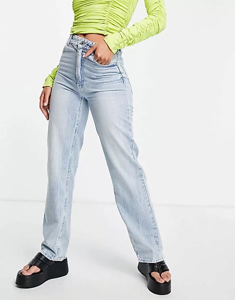 Bershka – Gerade Jeans aus recycelter Baumwolle in Hellblau günstig online kaufen