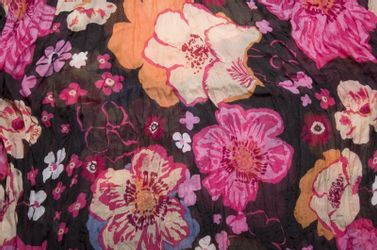 styleBREAKER Loop Loop mit Blumen Allover günstig online kaufen