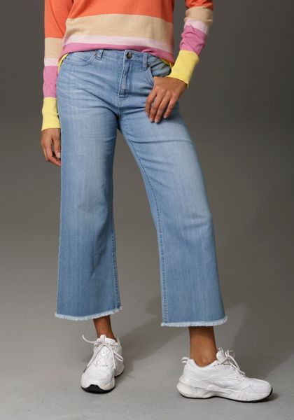 Aniston CASUAL 7/8-Jeans mit leicht ausgefranstem Beinabschluss günstig online kaufen
