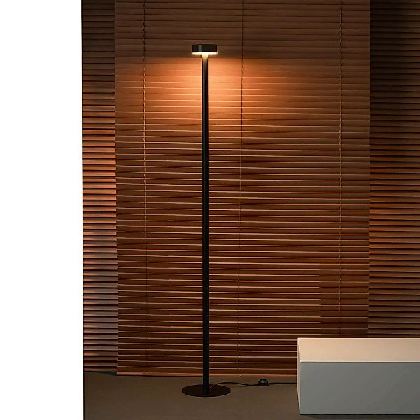 Milan Peak Lane LED-Stehleuchte schwarz 170 cm günstig online kaufen