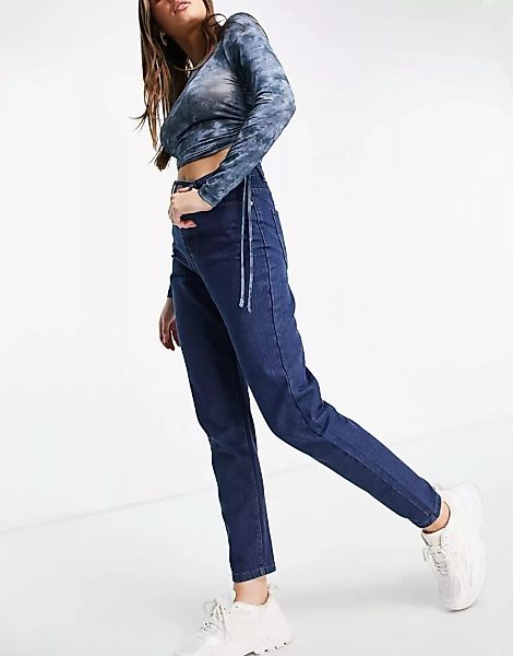 I Saw It First – Mom-Jeans mit hohem Bund und dunkler Waschung-Blau günstig online kaufen