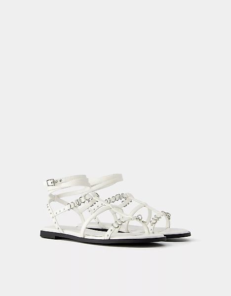 Bershka Flache Sandalen Mit Metallringen Damen 40 Weiss günstig online kaufen