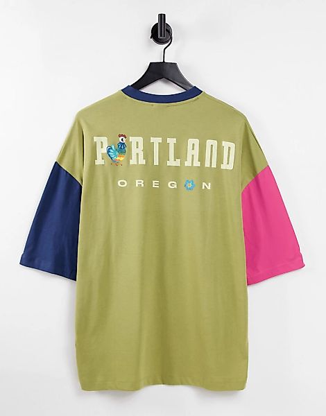 ASOS DESIGN – Oversized T-Shirt in Khaki mit Farbblockdesign und Portland-C günstig online kaufen