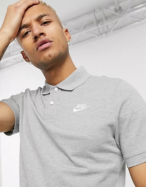 Nike – Club Essentials – Graues Polohemd günstig online kaufen