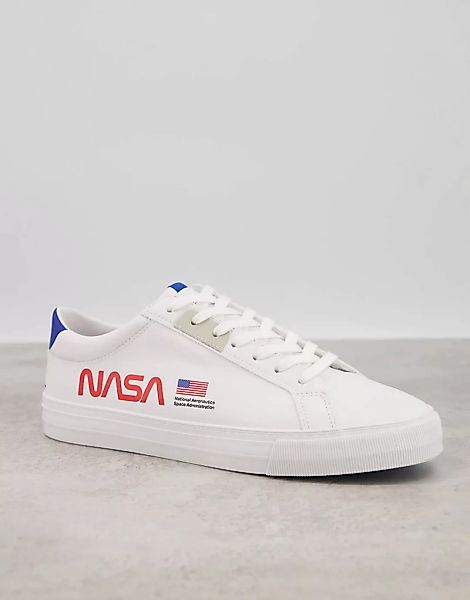 Pull&Bear – Sneaker in Weiß mit NASA-Print günstig online kaufen