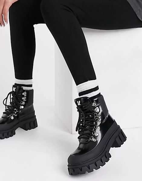 Koi Footwear – Syndrome – Klobige Wanderstiefel aus veganem Material in Sch günstig online kaufen
