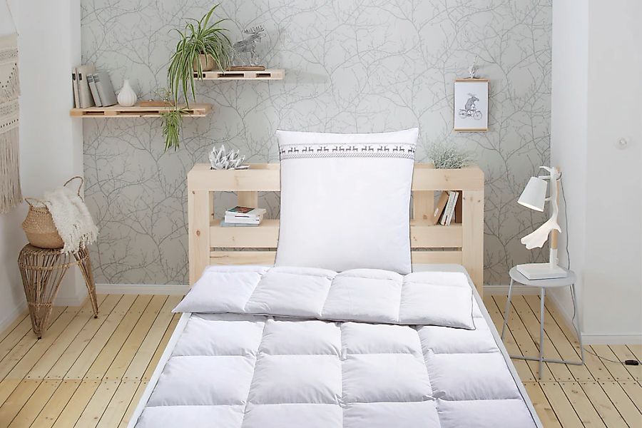 Älgdröm Federbettdecke + Kopfkissen "Forsakar, Bettdecke 135x200 cm, 155x22 günstig online kaufen