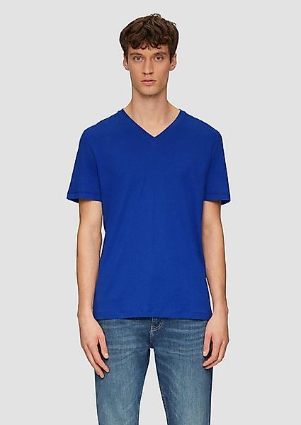 s.Oliver Kurzarmshirt T-Shirt mit V-Ausschnitt und Logo-Print Artwork günstig online kaufen