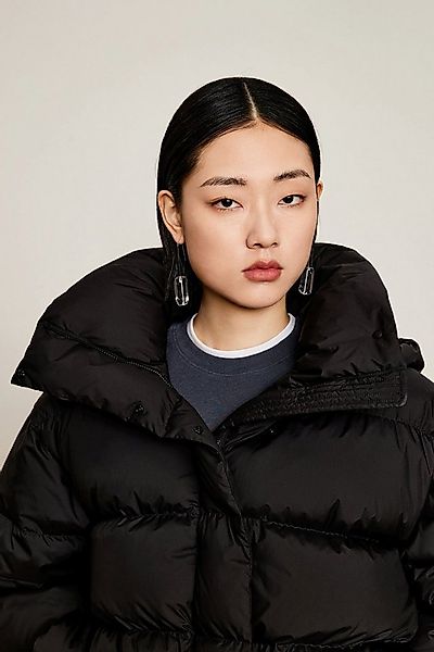 LESS Daunenjacke Damen elegante Daunenjacke mit abnehmbarer Kapuze in Schwa günstig online kaufen