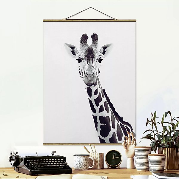Stoffbild mit Posterleisten Giraffen Portrait in Schwarz-weiß günstig online kaufen