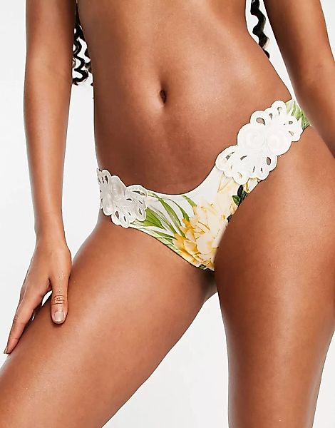 River Island – Bikiniunterteil in Weiß mit tropischem Blumenmuster und hohe günstig online kaufen