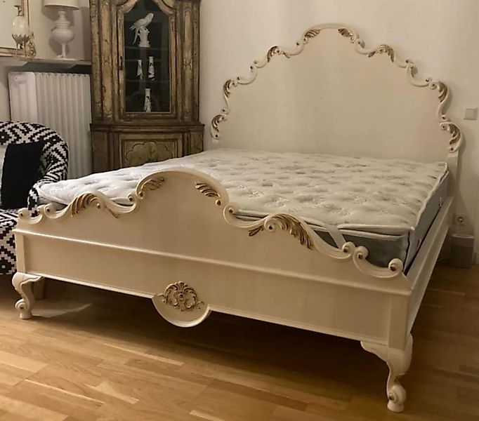 Casa Padrino Bett Casa Padrino Barock Doppelbett mit Matratze Creme / Gold günstig online kaufen