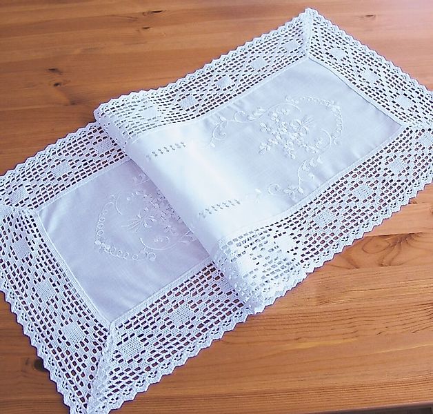 matches21 HOME & HOBBY Tischdecke Tischläufer BRIT Häkelkante & Stick Landh günstig online kaufen