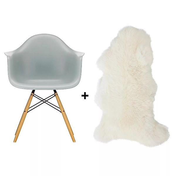 Vitra - Aktionsset Eames Plastic Chair DAW+Lammfell gratis - hellgrau/Lammf günstig online kaufen
