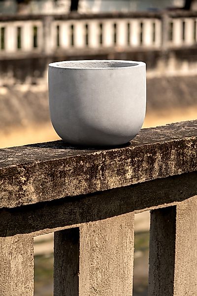 Teramico Blumentopf Modell "Dora" 30x26cm Beton günstig online kaufen