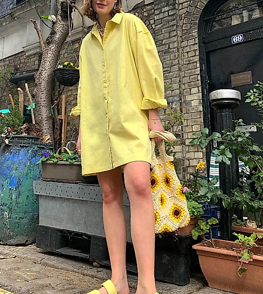 COLLUSION – Mini-Hemdkleid aus Twill in Gelb günstig online kaufen