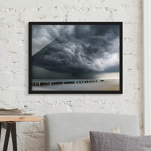 Bild mit Rahmen Strand - Querformat Sturmwolken über der Ostsee günstig online kaufen